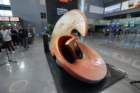 В Одесском аэропорту будут постоянно раздаваться «звуки города» (фото)